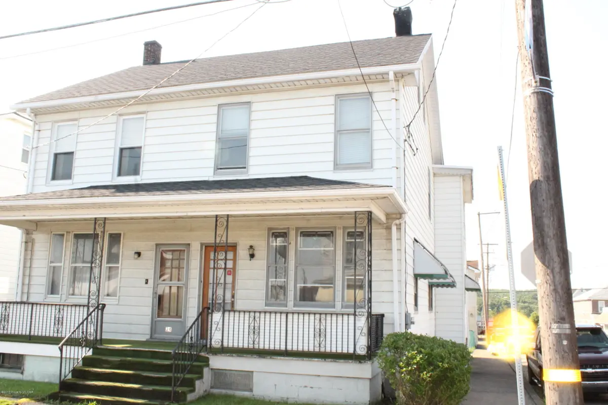 22 E MARKET Street, Tresckow in Tresckow