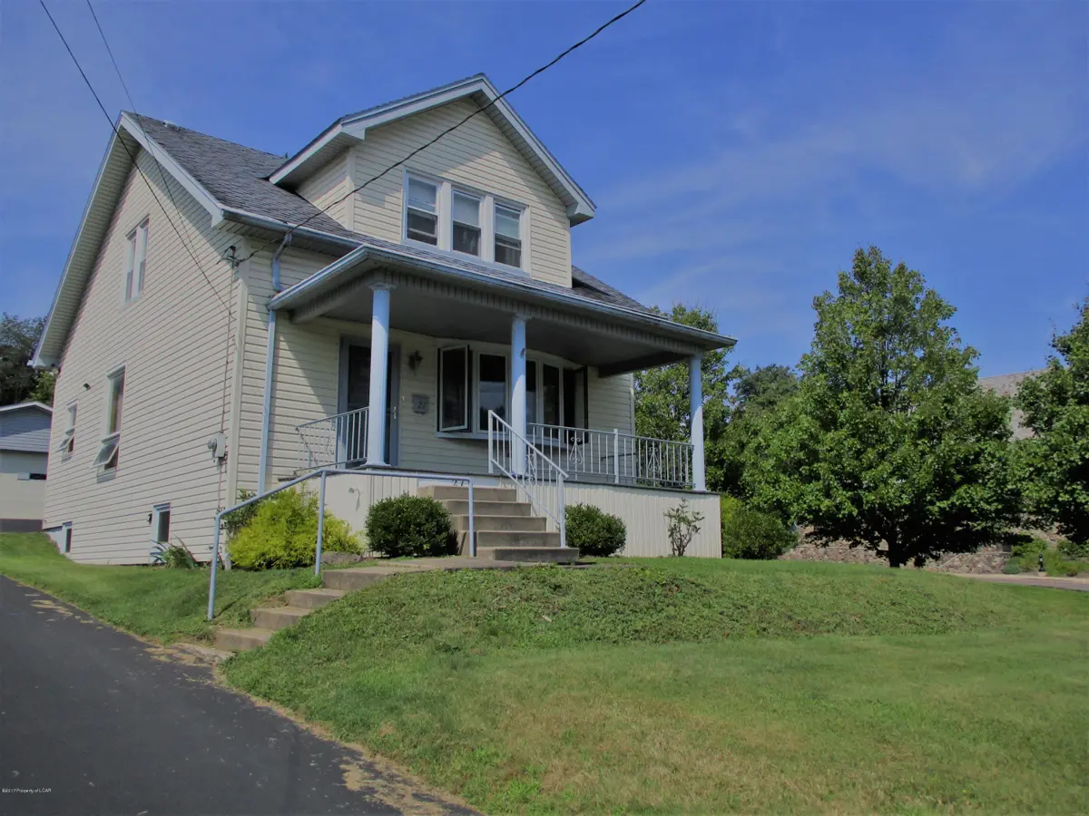 27 S Pioneer Avenue, Shavertown in Shavertown