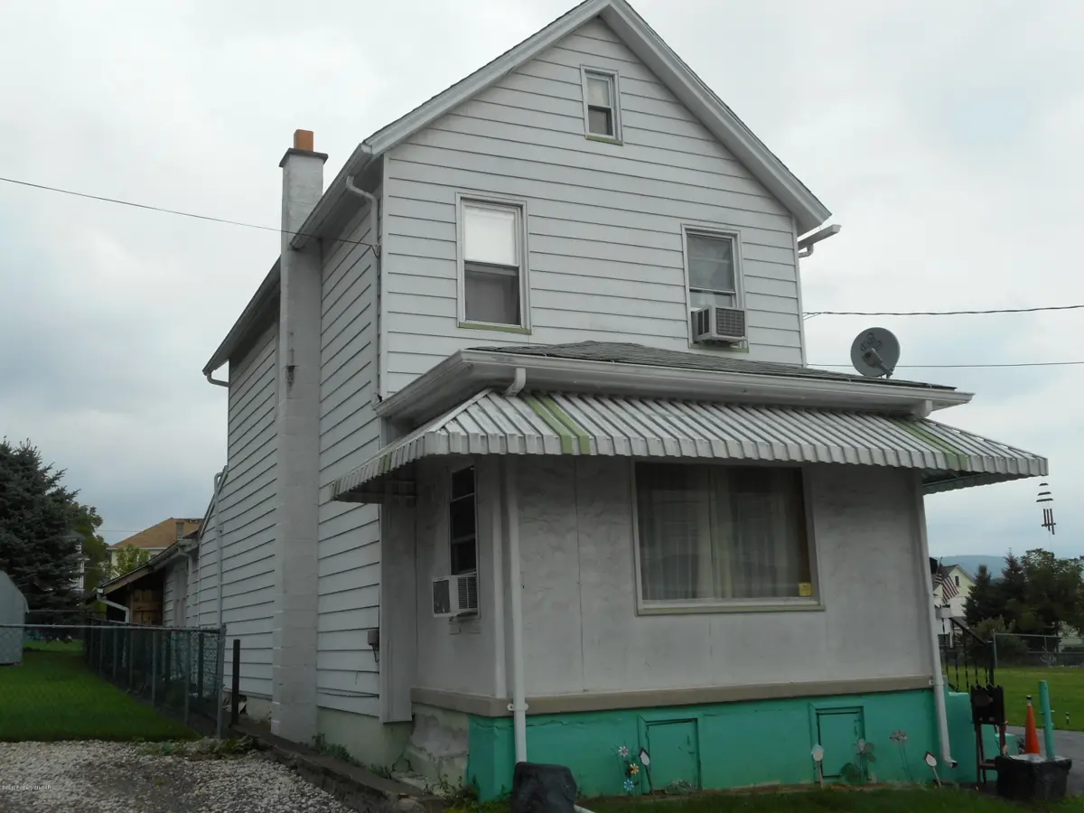 8 Thomas Street, Nanticoke in Nanticoke