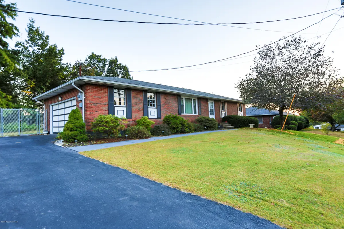40 Laflin Road, Wilkes-Barre in Wilkes-Barre