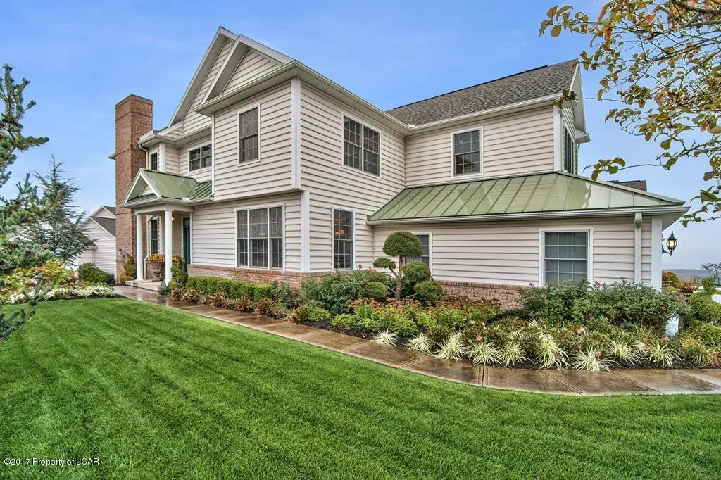 1601 Robinson, Moosic in Moosic