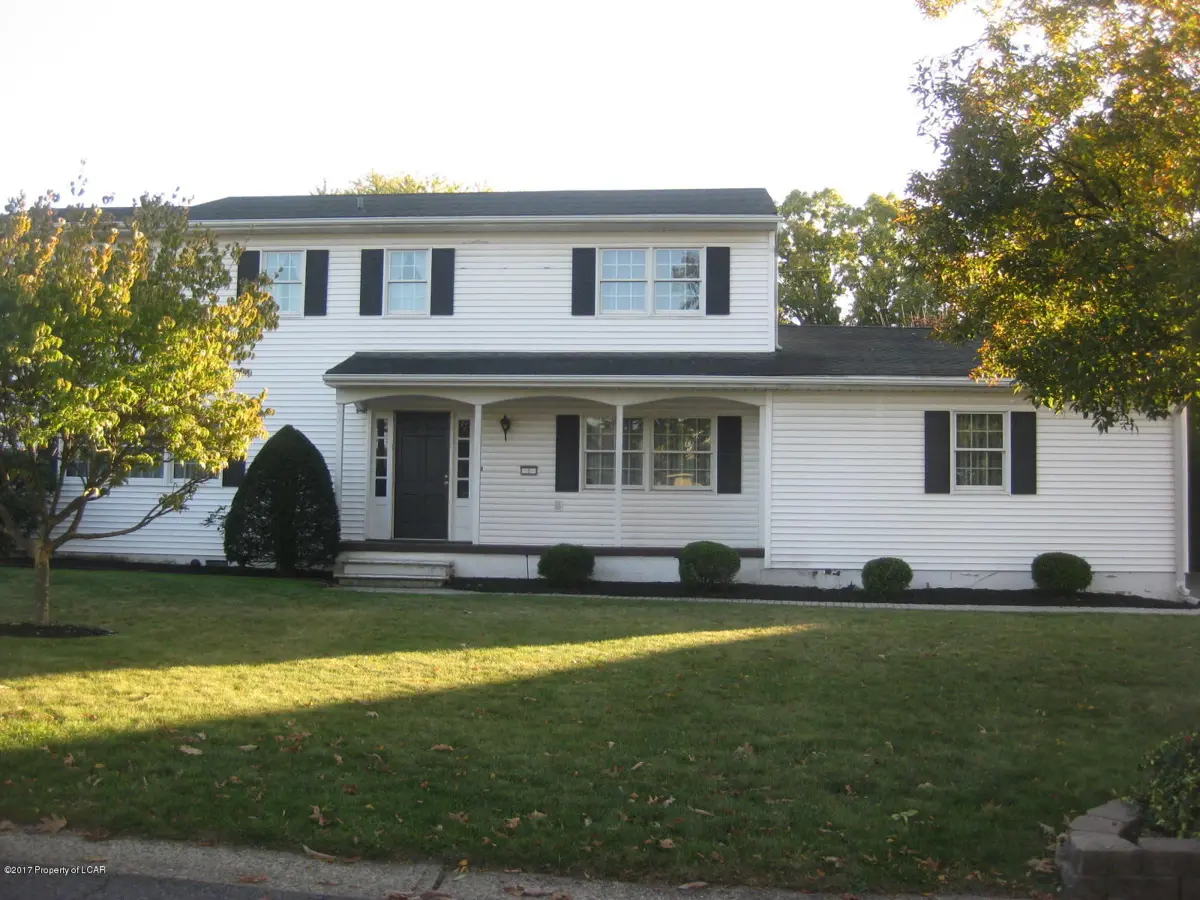 7 Manchester Drive, Wilkes-Barre in Wilkes-Barre