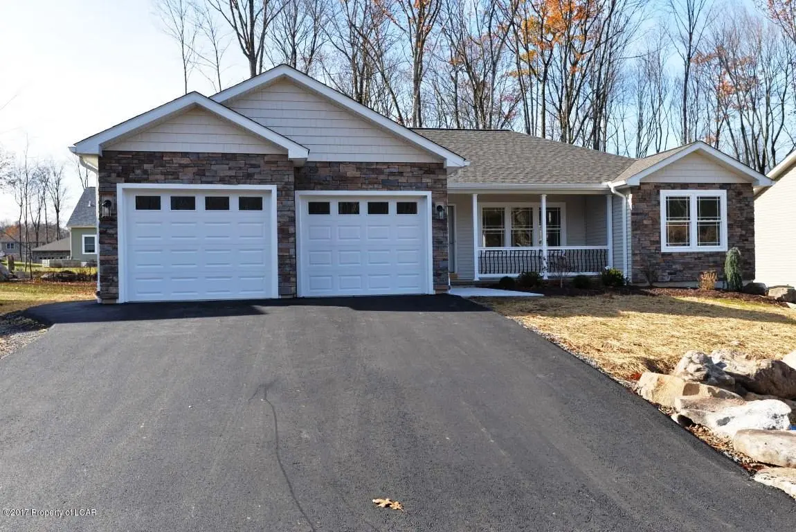 54 Woodcrest Avenue, Mountain Top in Mountain Top