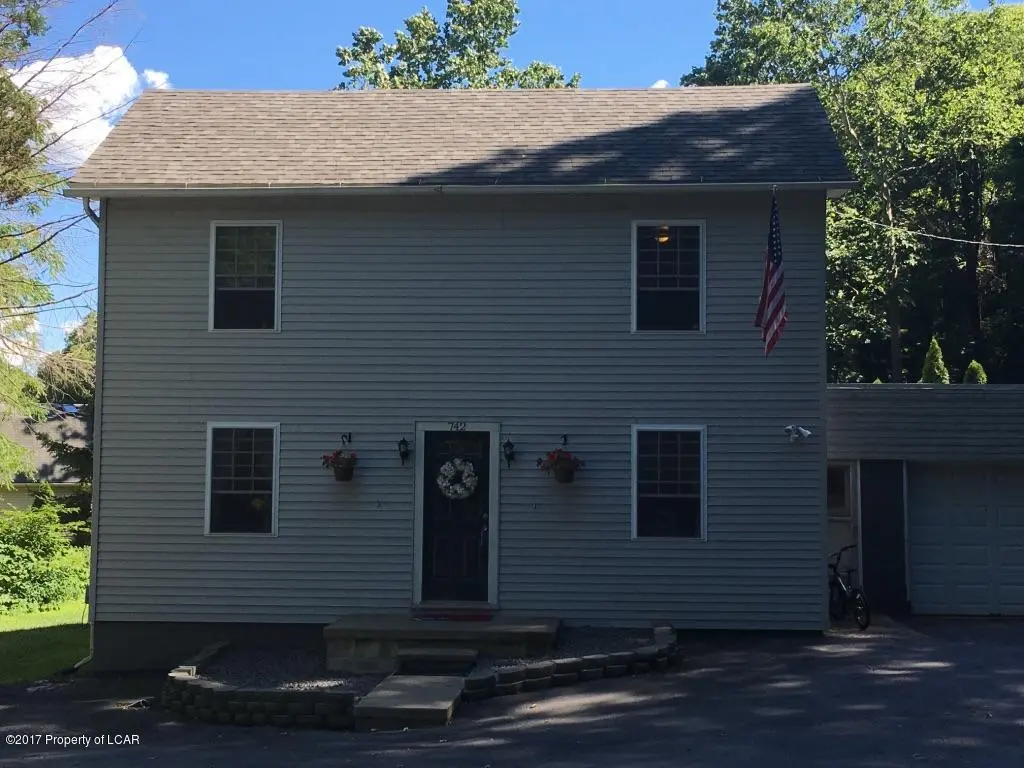 742 W 8th Street, West Wyoming in West Wyoming