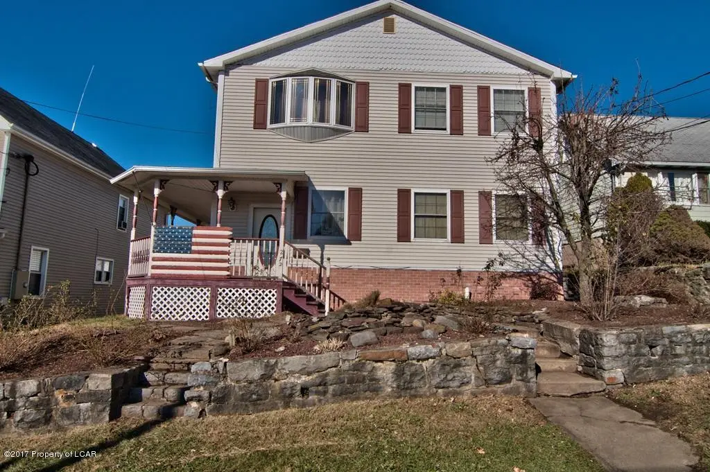 272 E Poplar Street, Larksville in Larksville