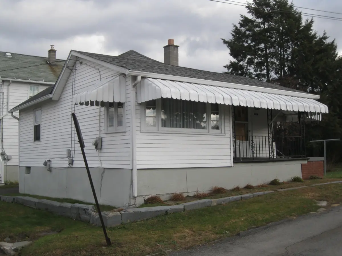 175 Center Street, Dupont in Dupont