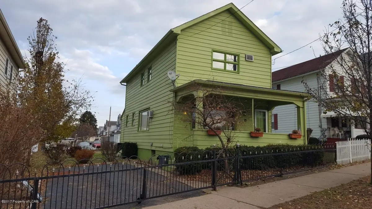 404 New Market Street, Wilkes-Barre in Wilkes-Barre