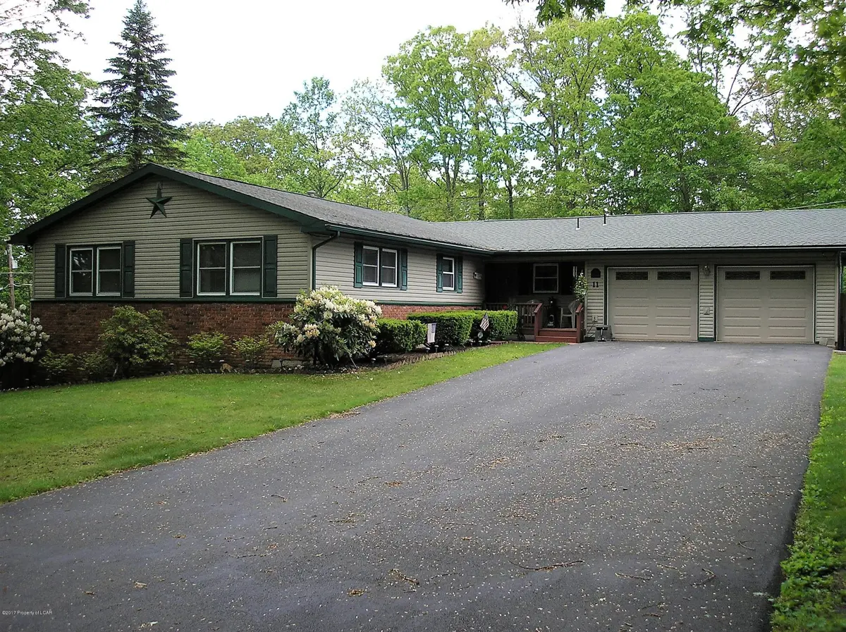 11 Wheatfield Lane, Mountain Top in Mountain Top