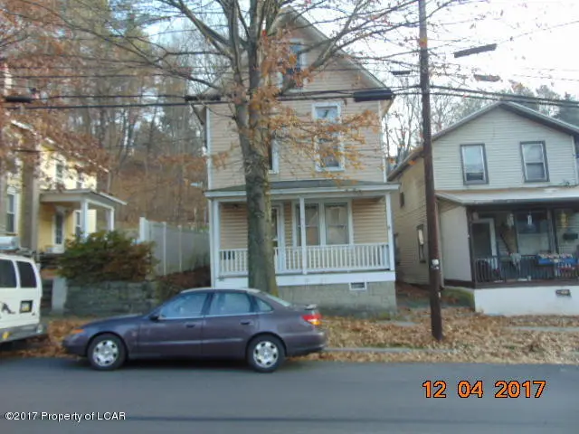 102 W Union Street, Shickshinny in Shickshinny