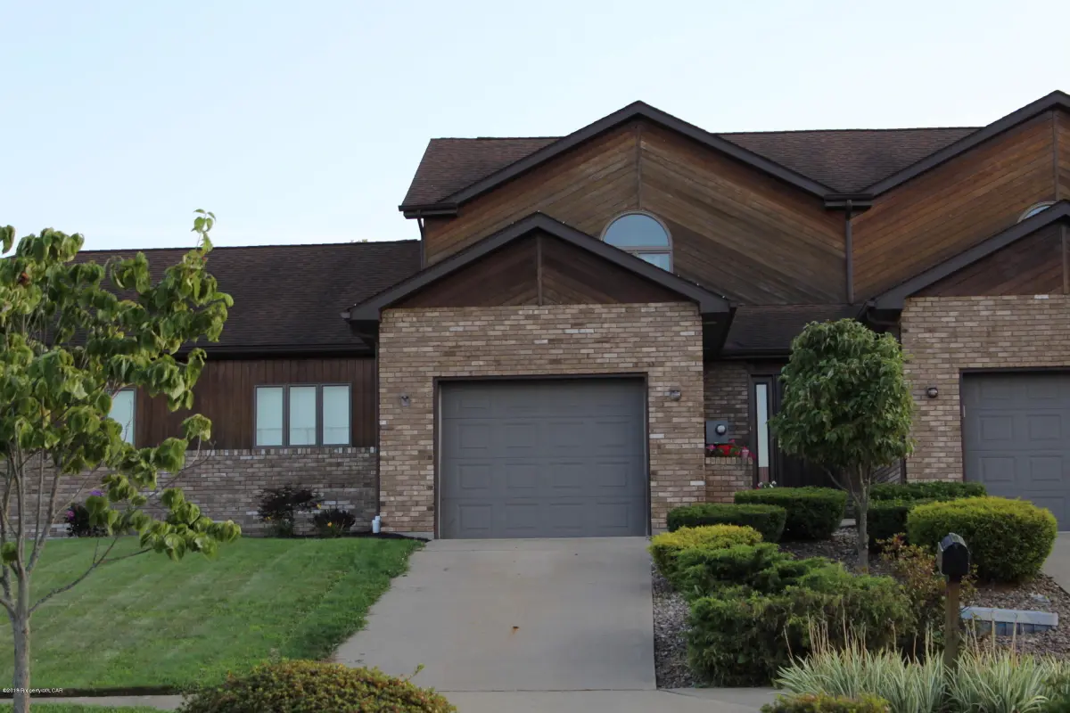 52 Countrywood Drive, Hanover Township in Hanover Township