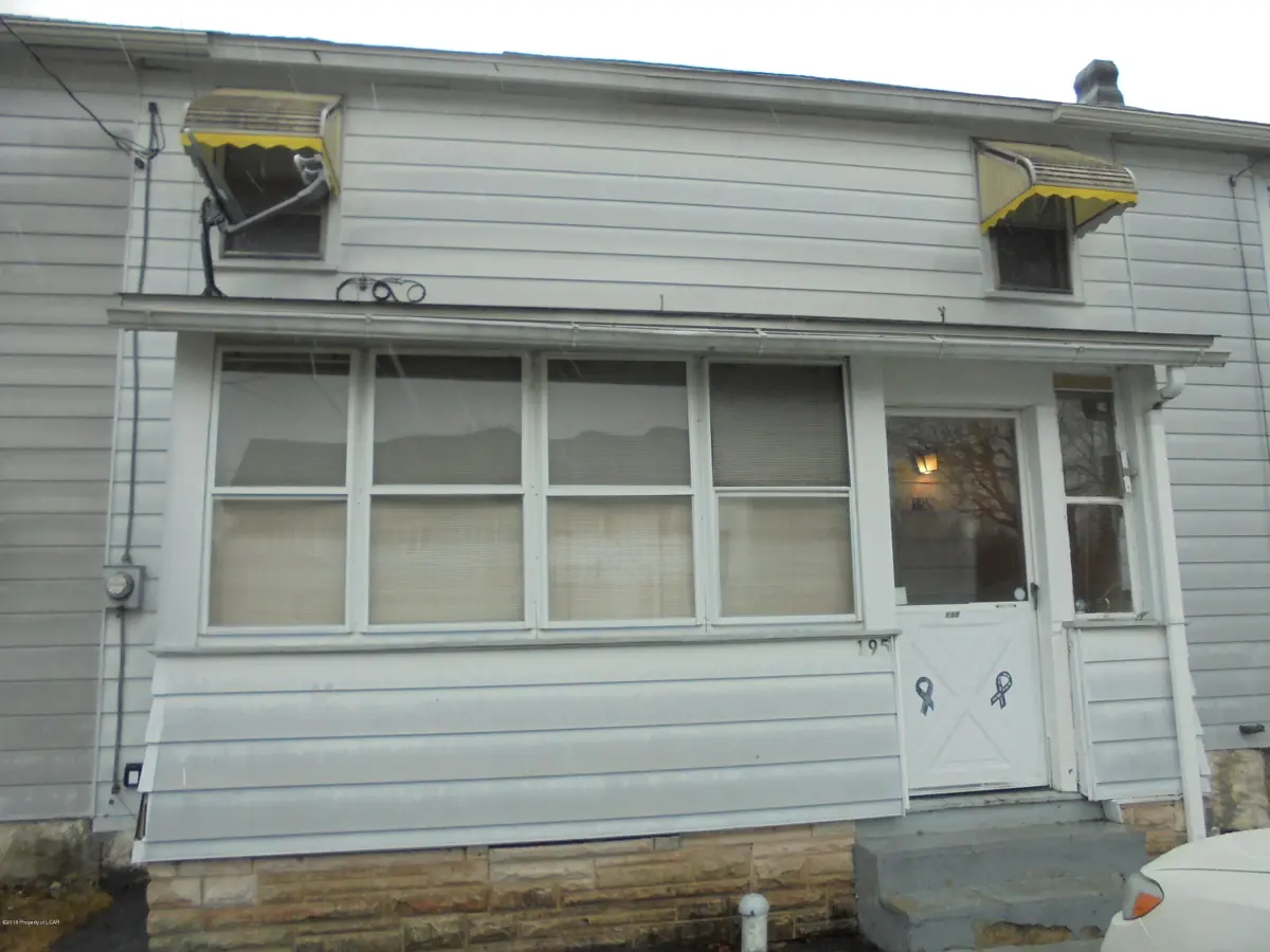 195 4th Street, Oneida in Oneida