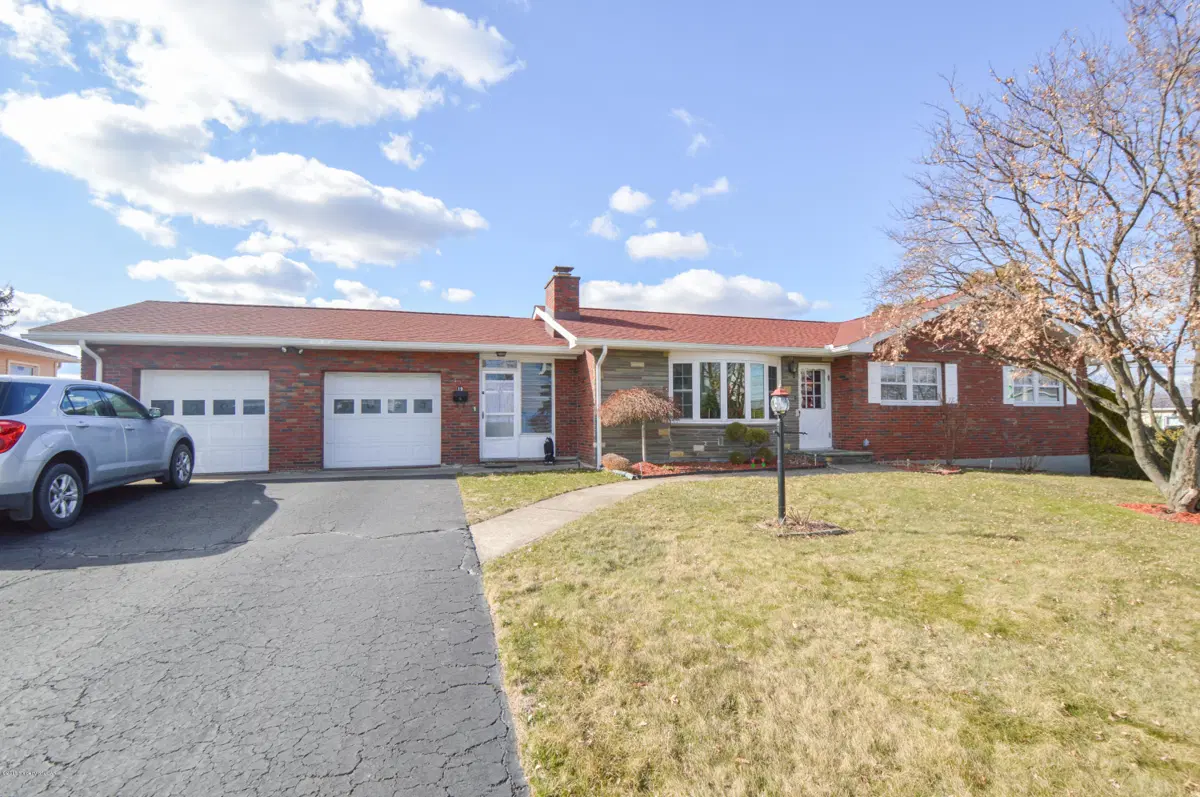 19 Monarch Road, Hanover Township in Hanover Township