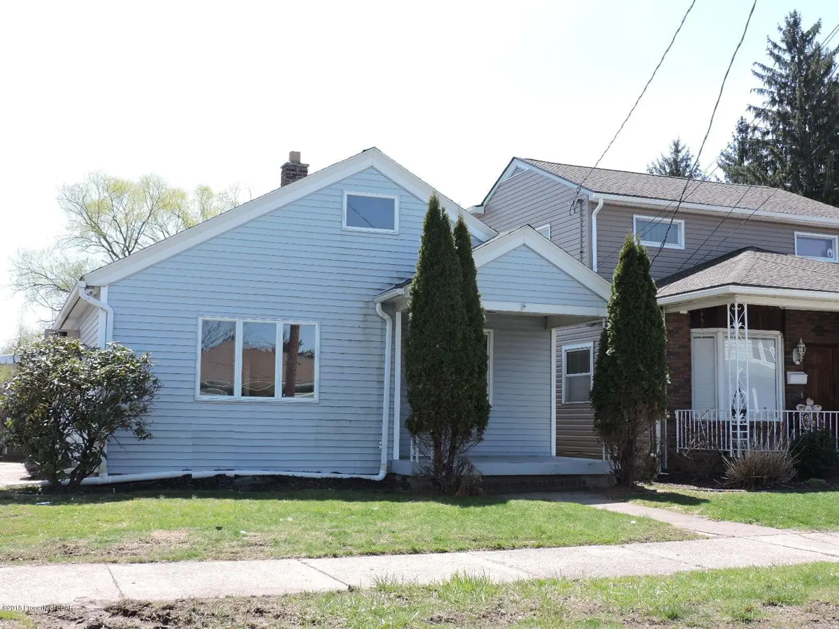 218 Lyndwood Avenue, Hanover Township in Hanover Township