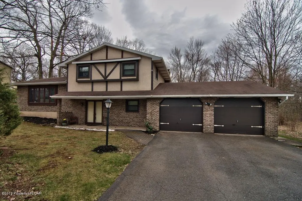 21 Crestwood Drive, Mountain Top in Mountain Top