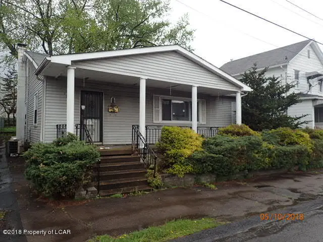 1140 Hampton Street, Scranton in Scranton