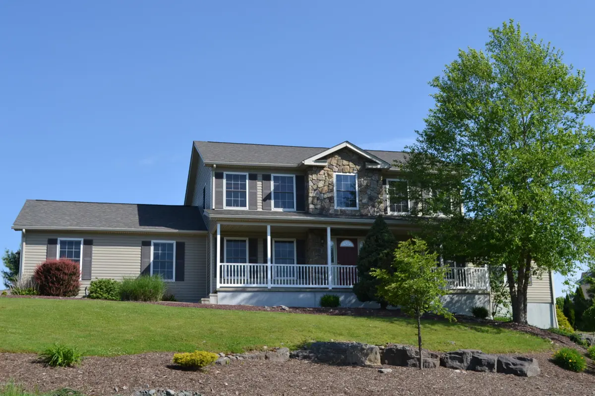 64 Greenbriar Drive, Spring Brook Township in Spring Brook Township