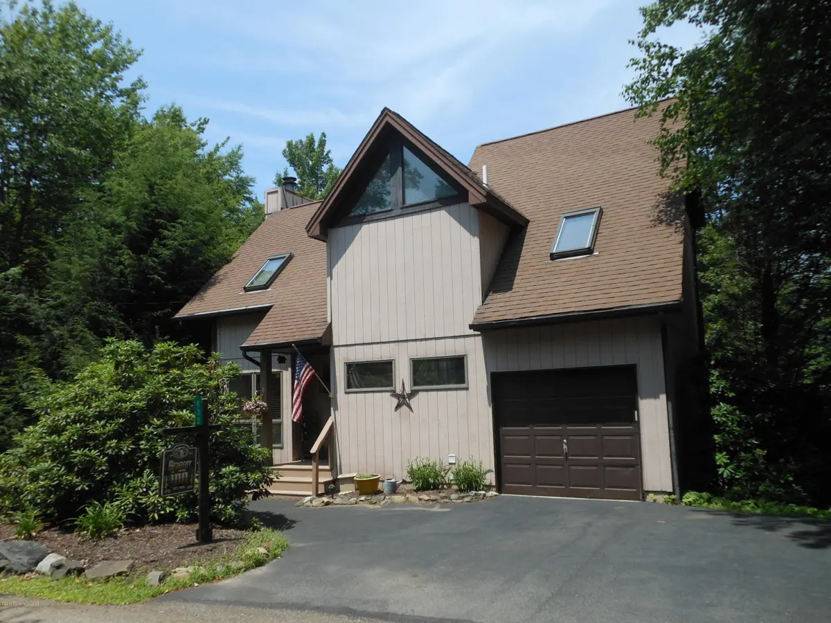 632 N Lake Drive, Lake Harmony in Lake Harmony