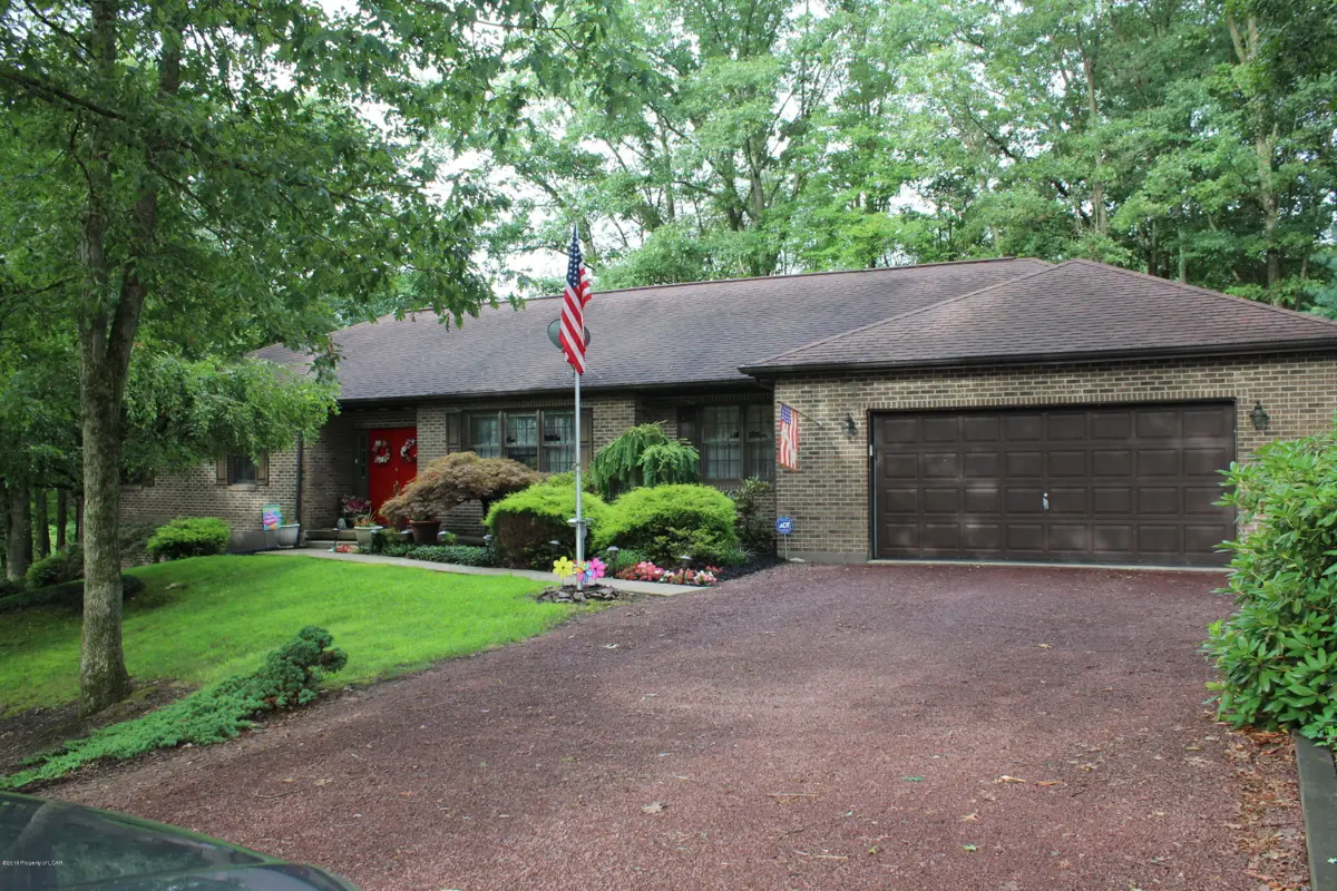 626 Laurel Lakes Drive, Mountain Top in Mountain Top