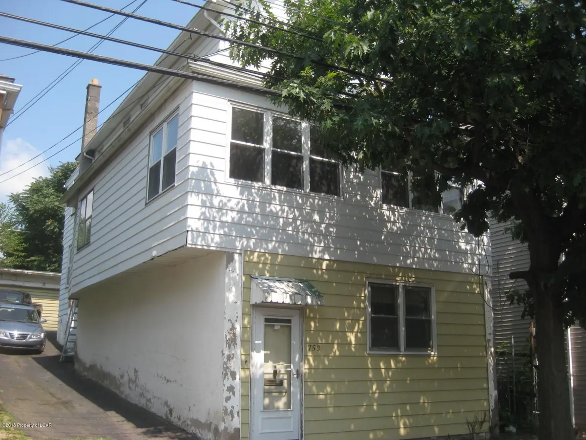 758 N Washington Street, Wilkes-Barre in Wilkes-Barre