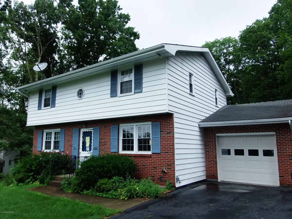 8 Washington Boulevard, Mountain Top in Mountain Top
