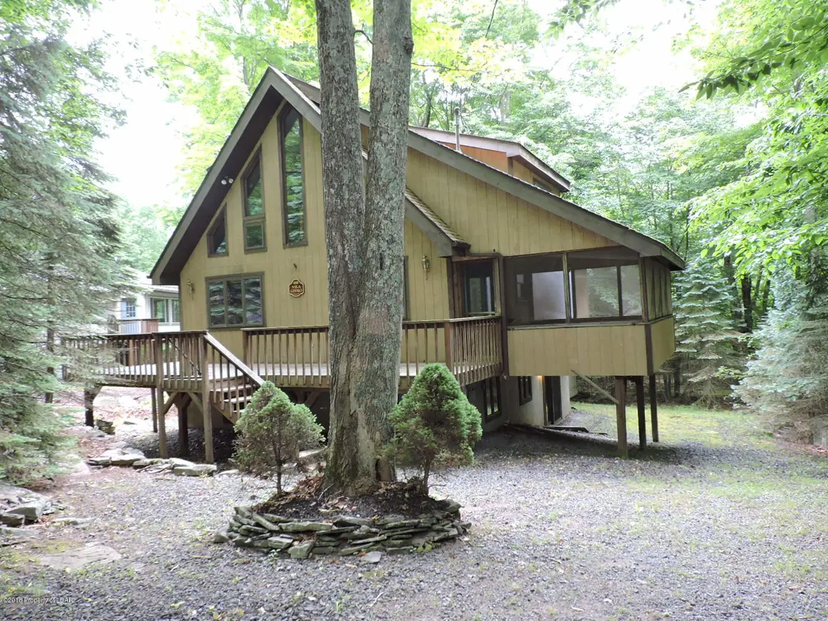 688 Woodridge Drive, Lake Ariel in Lake Ariel