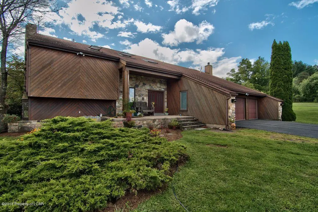 313 Lake Louise Road, Dallas in Dallas
