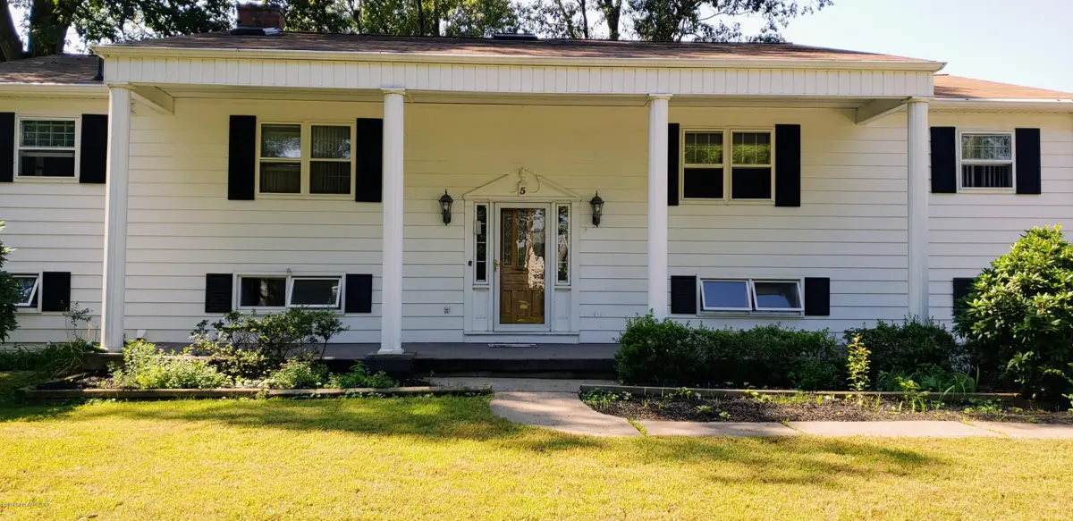 5 Oakwood Drive, Laflin in Laflin