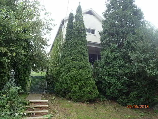 305 S Irving Avenue, Scranton in Scranton