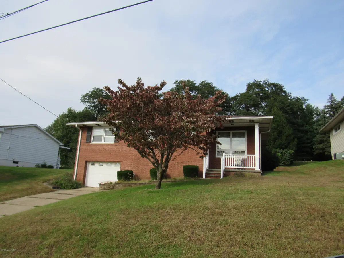 8 W Bergh Street, Wilkes-Barre in Wilkes-Barre