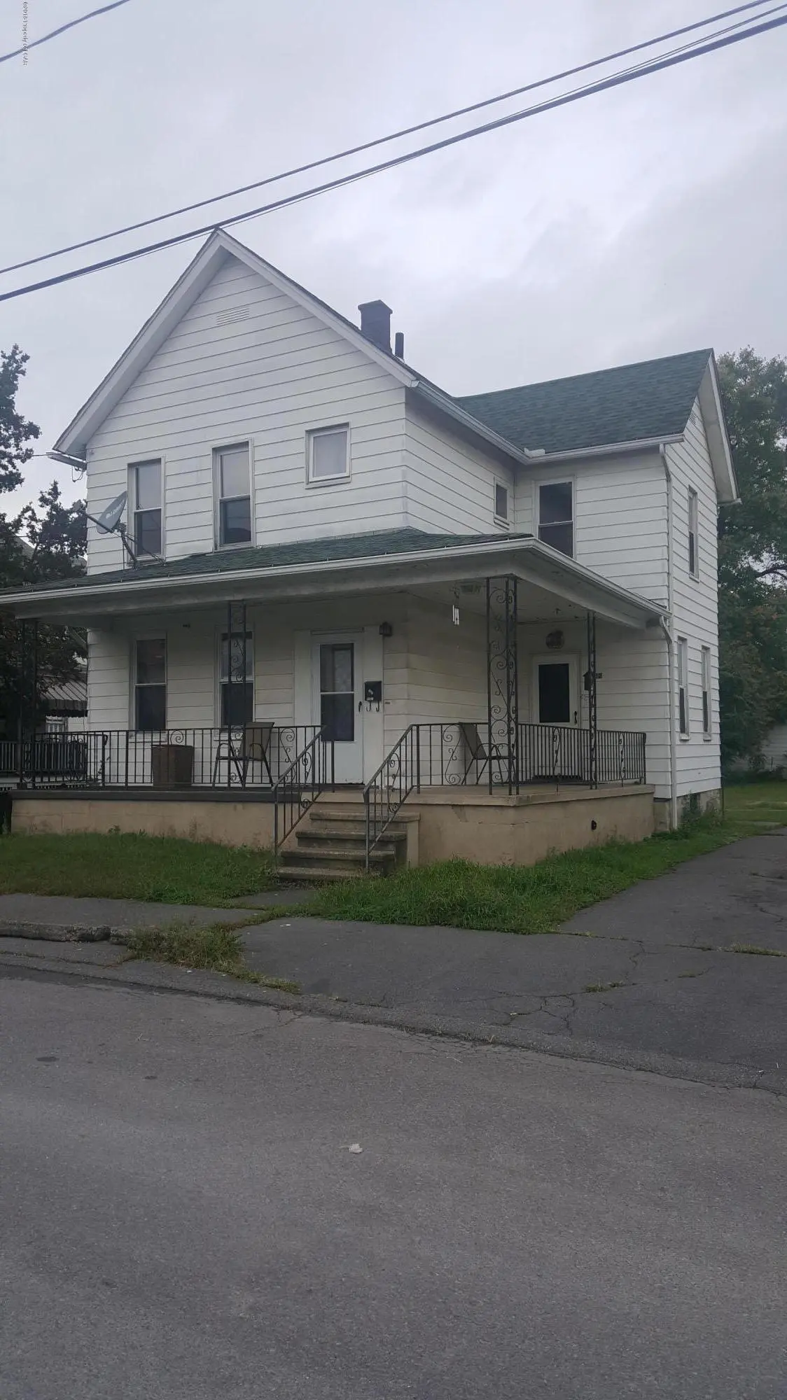 122 Throop Street, Scranton in Scranton