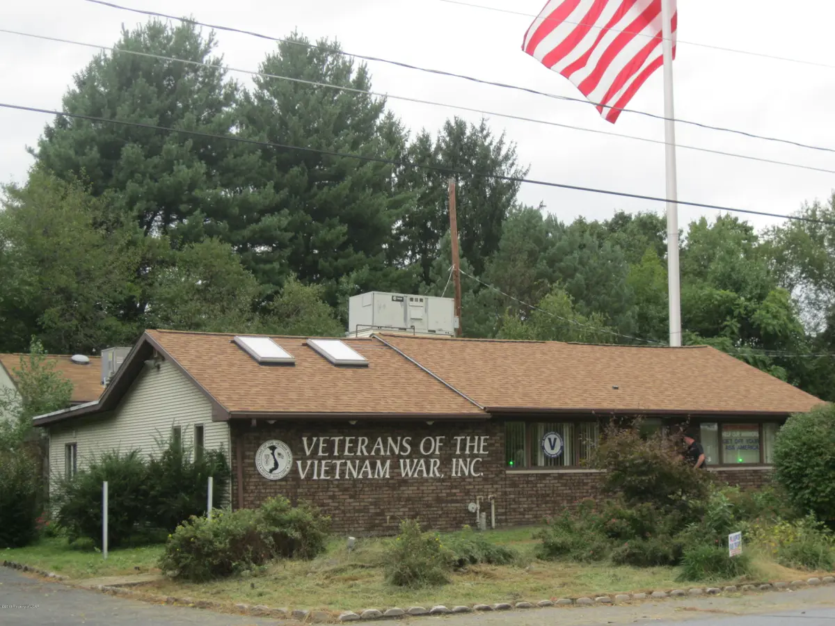 805 S Township Boulevard, Jenkins Township in Jenkins Township
