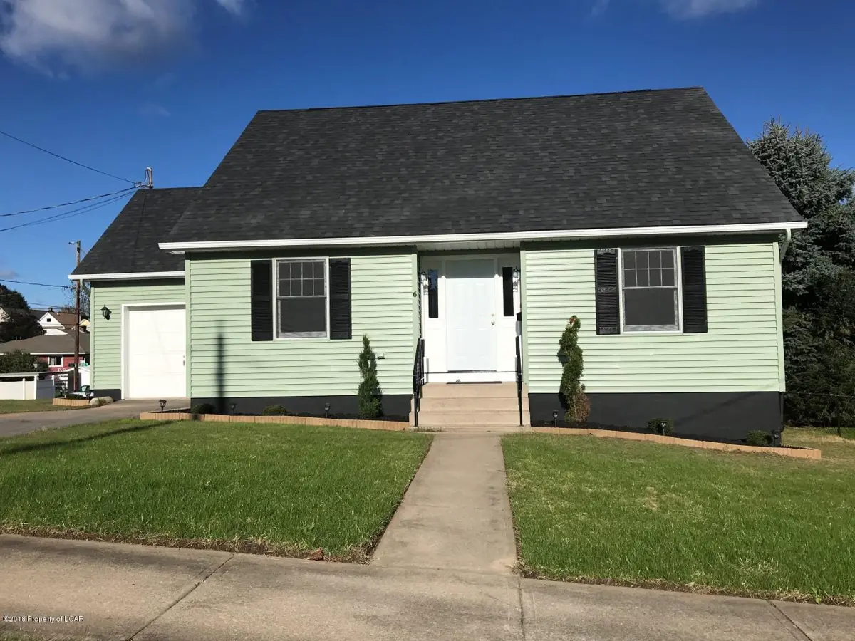 6 Sunrise Drive, Wilkes-Barre in Wilkes-Barre