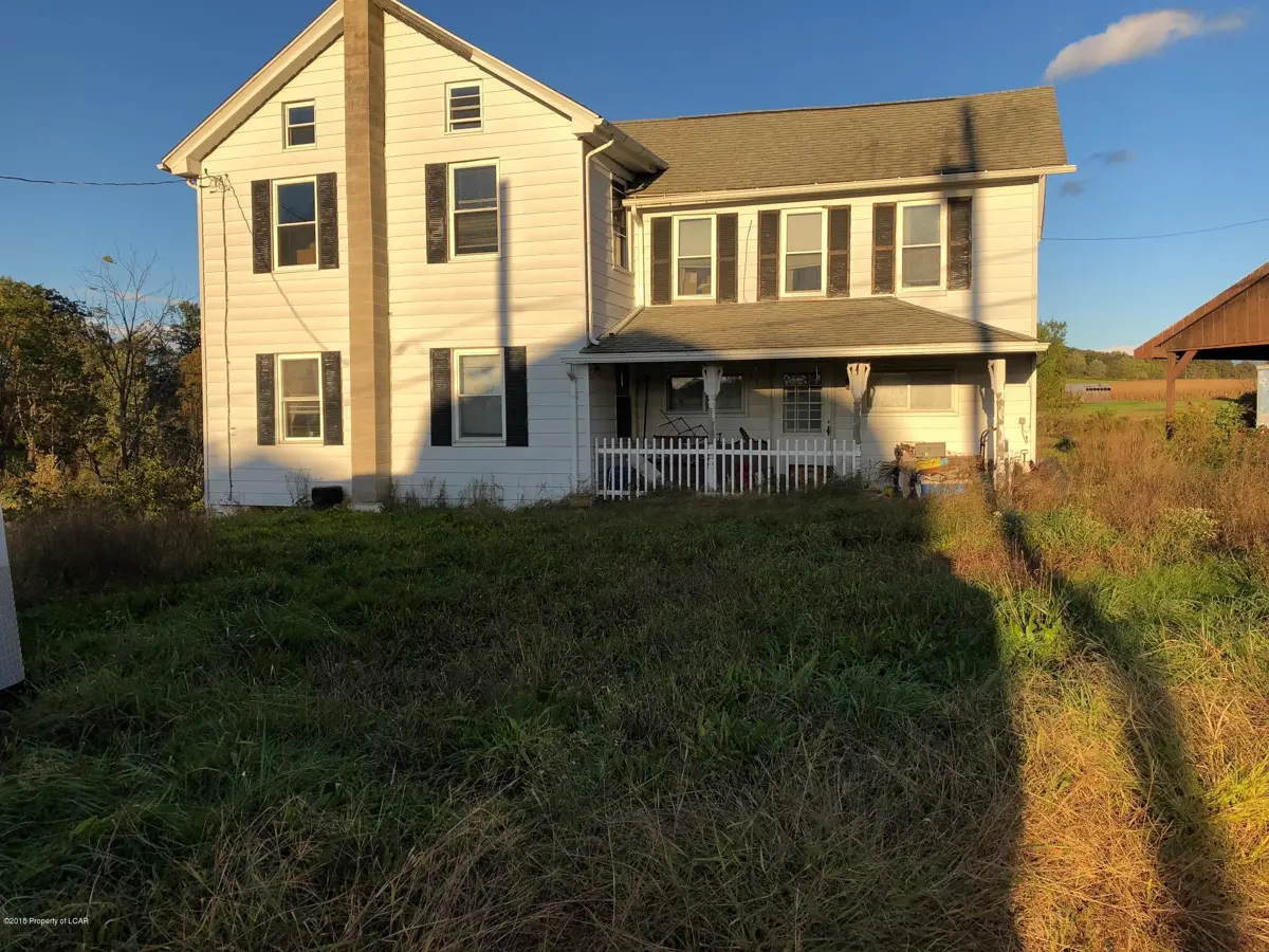 732 E County Road, Wapwallopen in Wapwallopen
