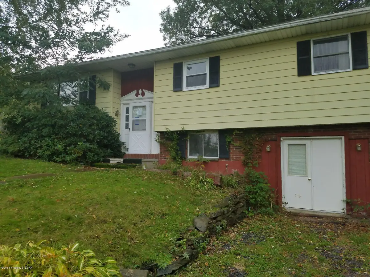 10 Lee Ann Lane, Scott Township in Scott Township