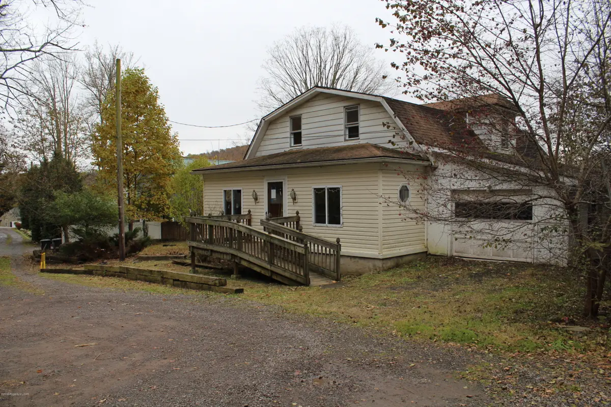 23 Upper Cease Lane, Harveys Lake in Harveys Lake