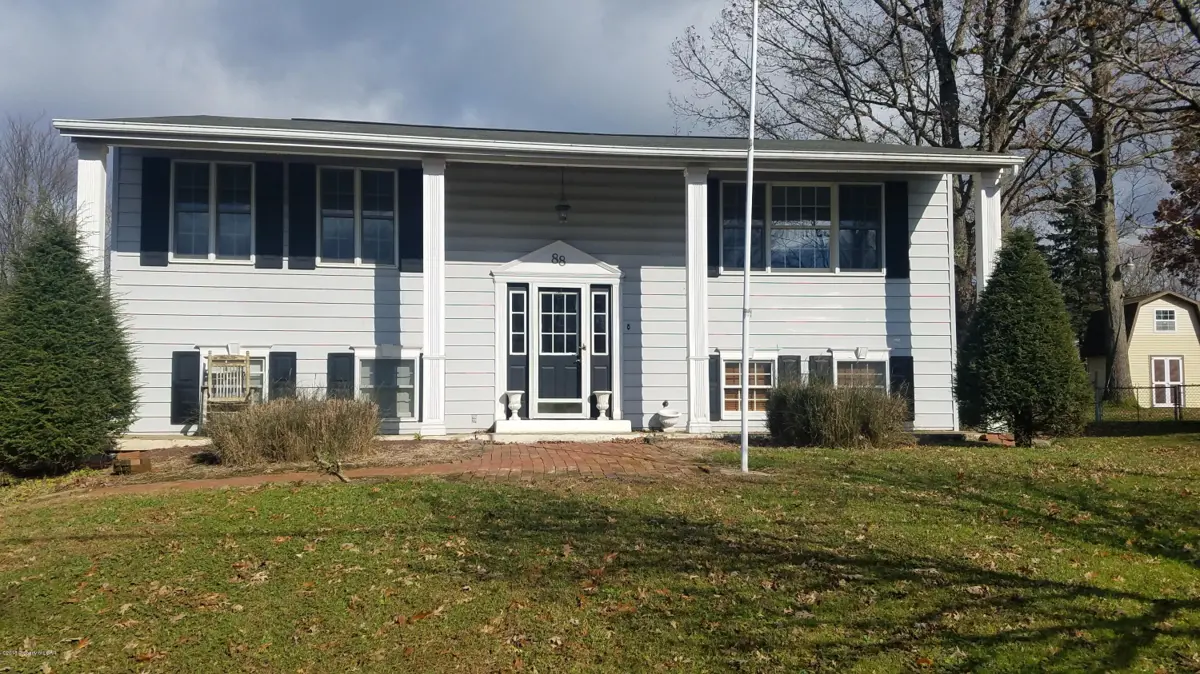 88 Kirby Ave, Mountain Top in Mountain Top