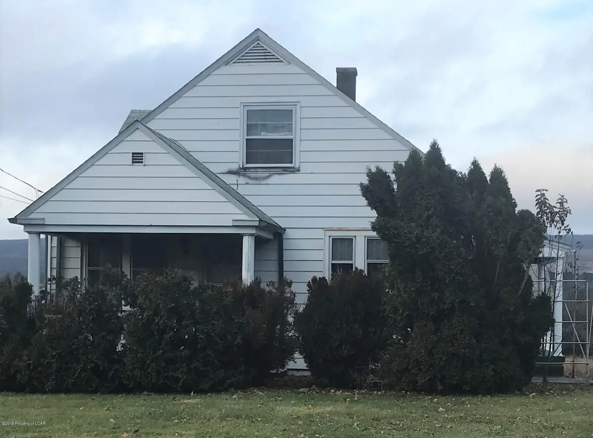 122 E County Road, Drums in Drums