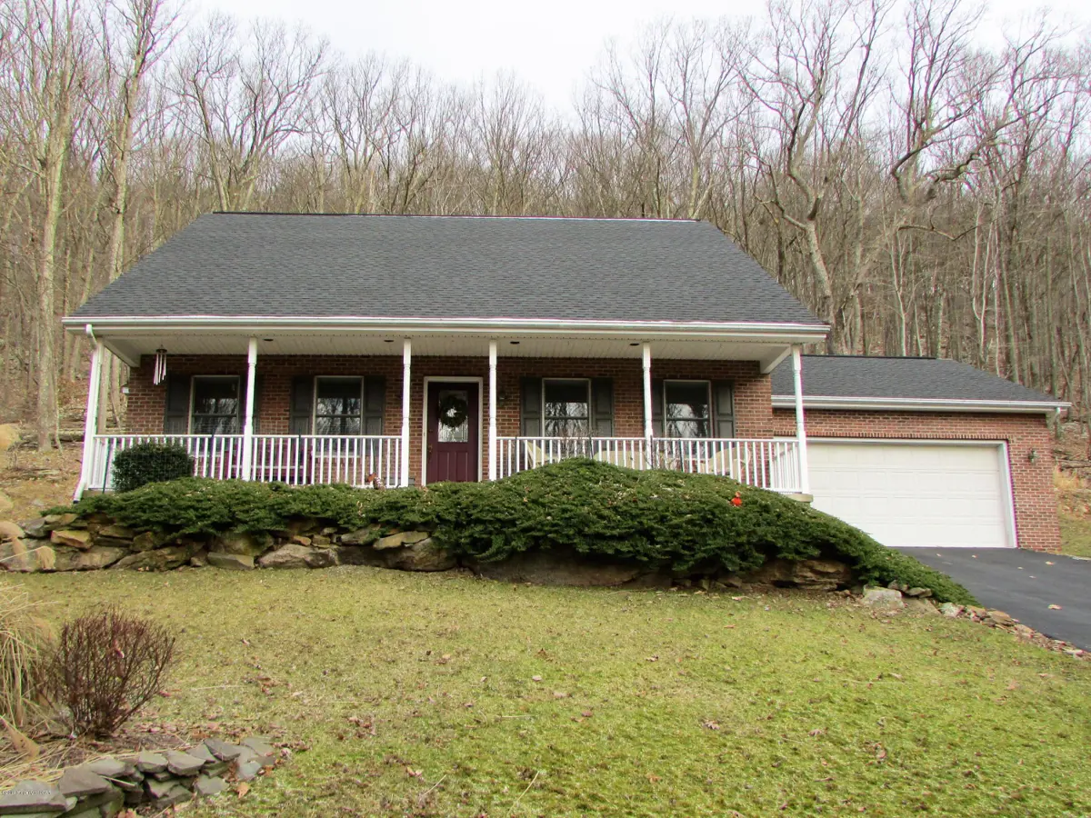 311 Iroquois Drive, Hazleton in Hazleton