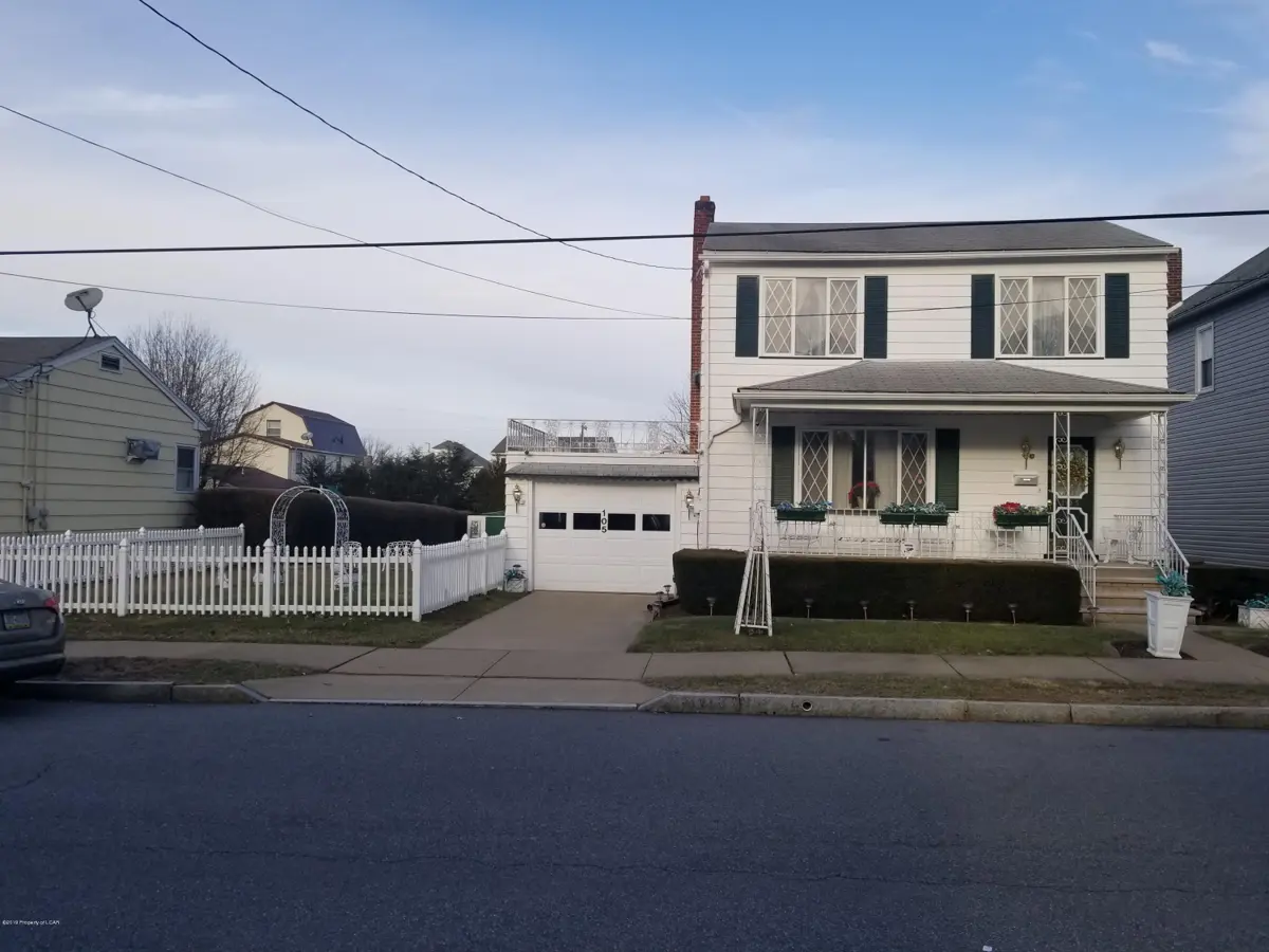 105 Lawrence Street, Wilkes-Barre in Wilkes-Barre
