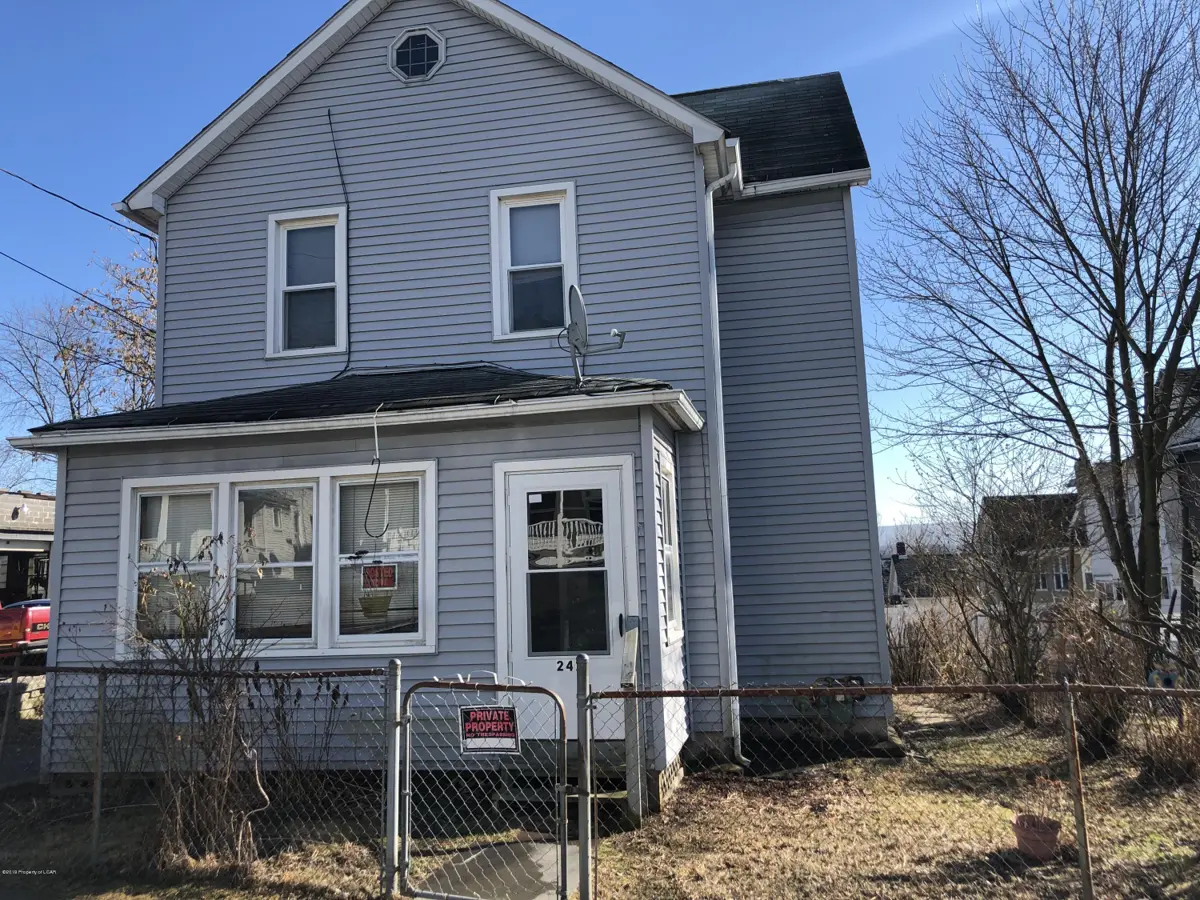 242 W Shawnee Avenue, Plymouth in Plymouth