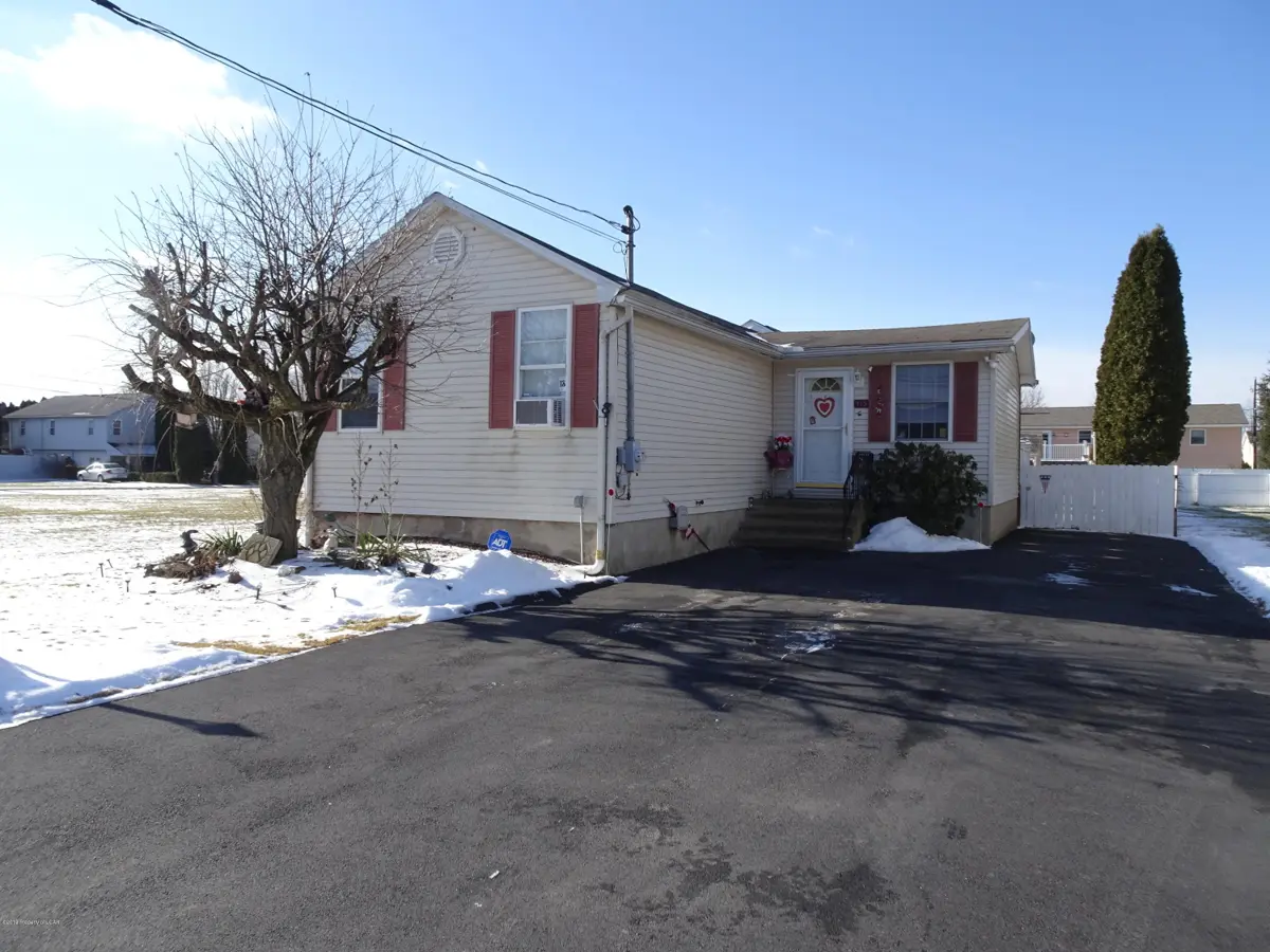 415 Wilson Street, Exeter in Exeter
