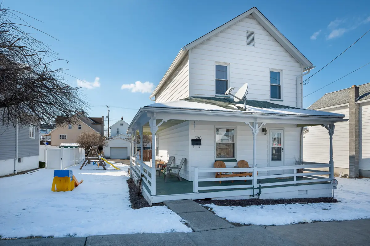 306 Front Street, Dupont in Dupont