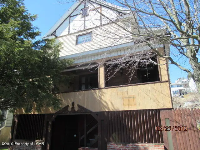 1228 S 6th Avenue, Scranton in Scranton
