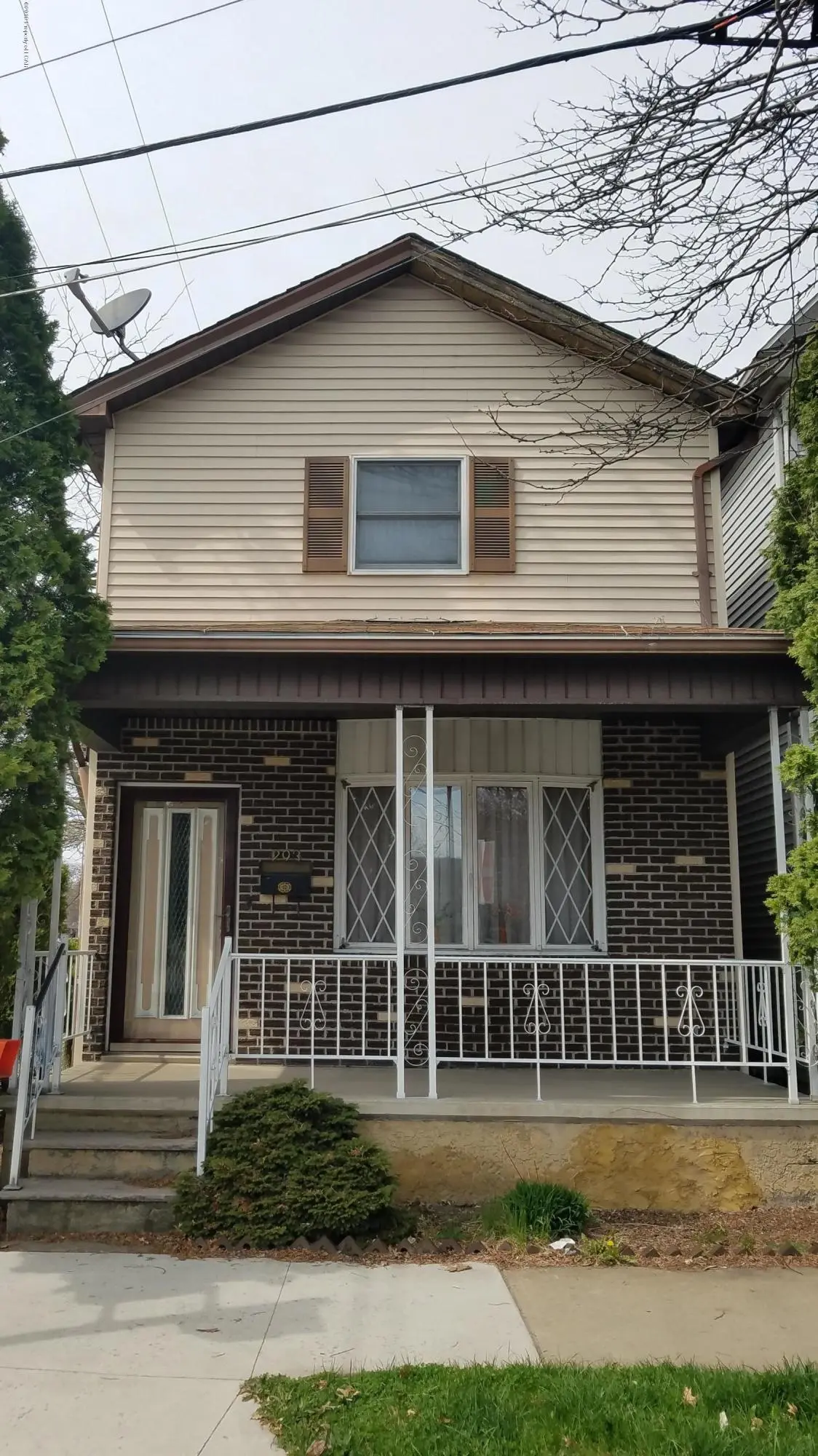 293 S Washington Street, Wilkes-Barre in Wilkes-Barre