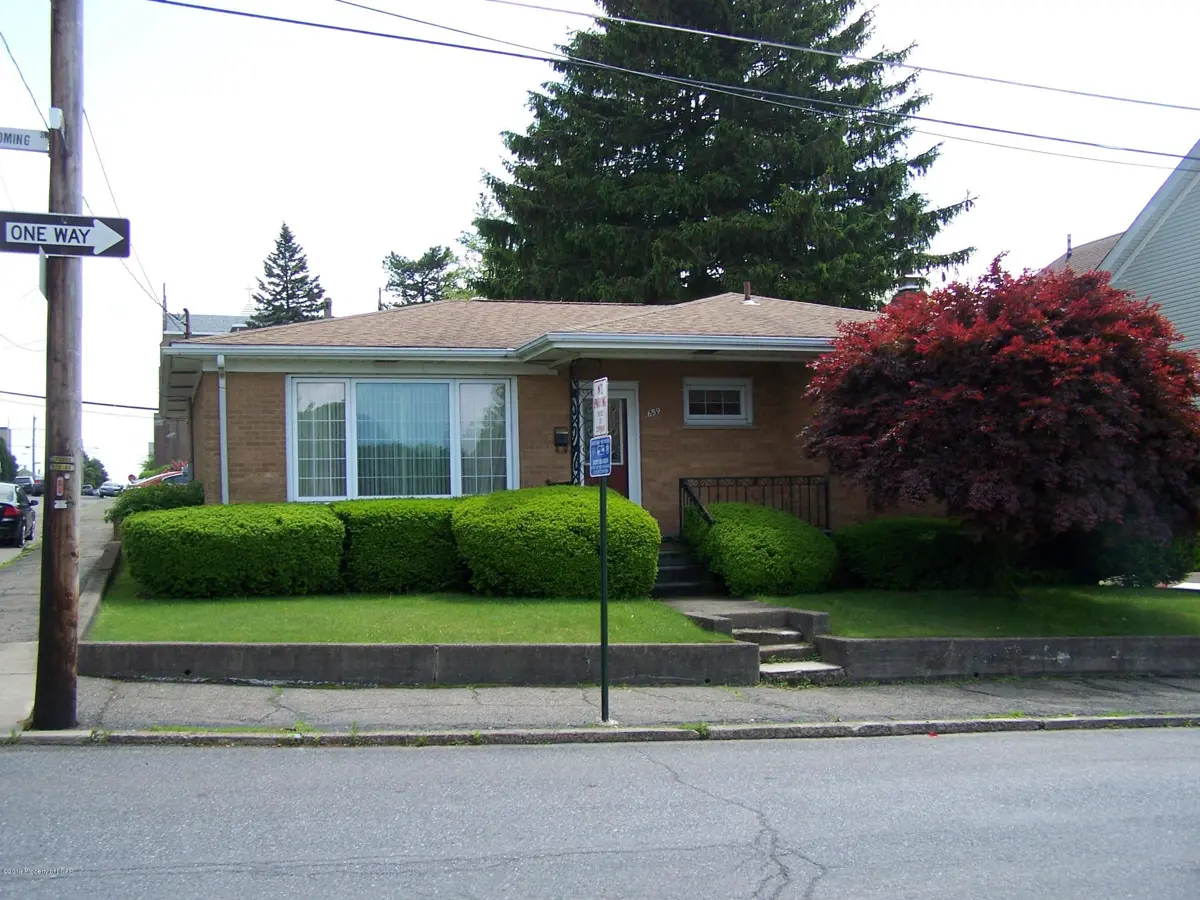 659 N Wyoming Street, Hazleton in Hazleton