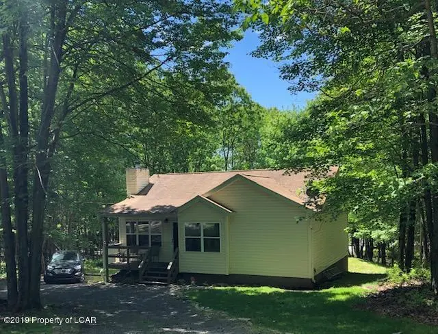 122 Oak Place, Blakeslee in Blakeslee