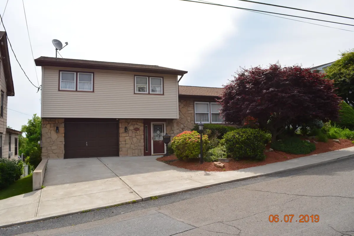 949 N Vine Street, Hazleton in Hazleton