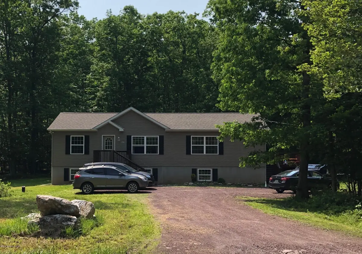 247 W Hillary Drive, Freeland in Freeland