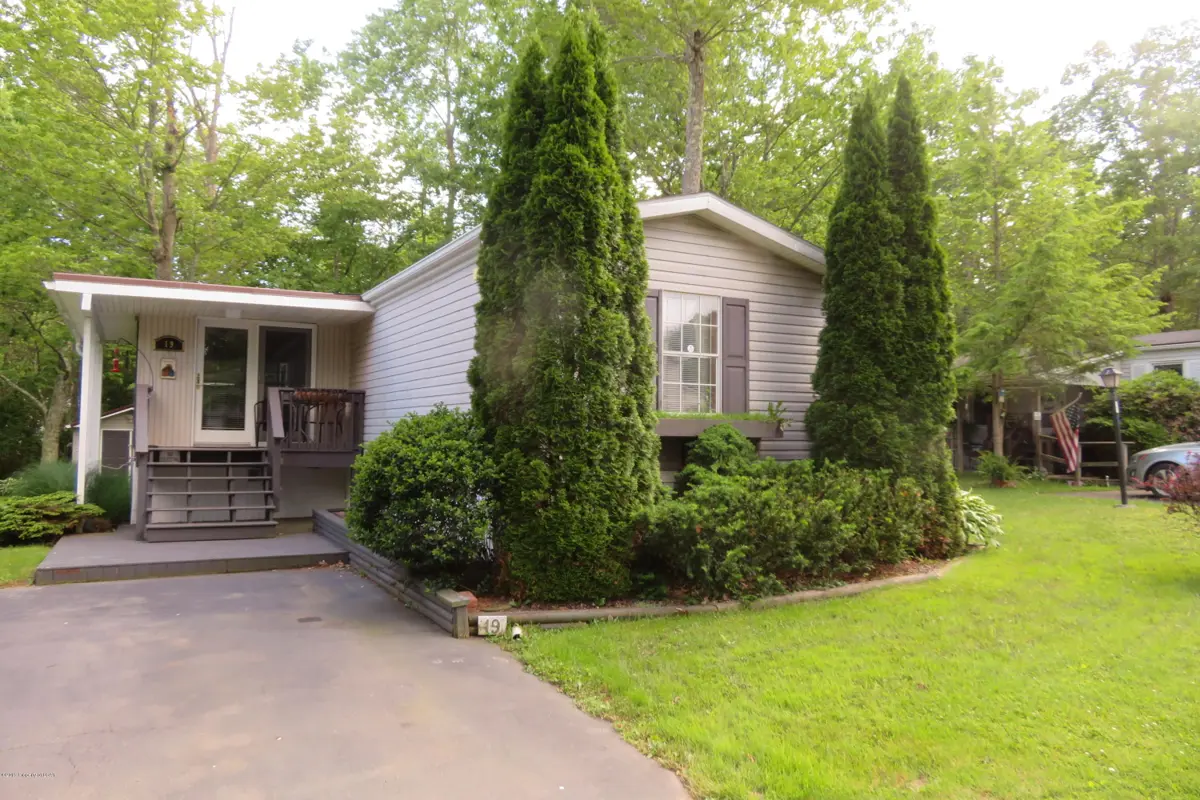 19 Valley Gorge MHP, White Haven in White Haven