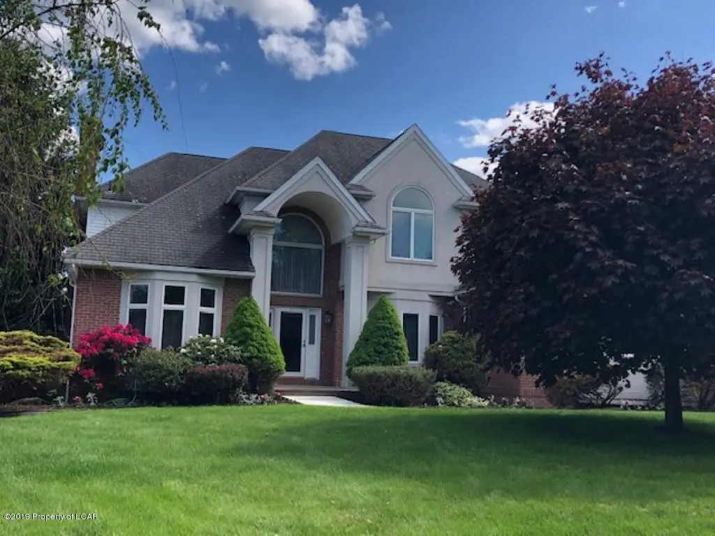 602 Gatepost Lane, South Abington Township in South Abington Township